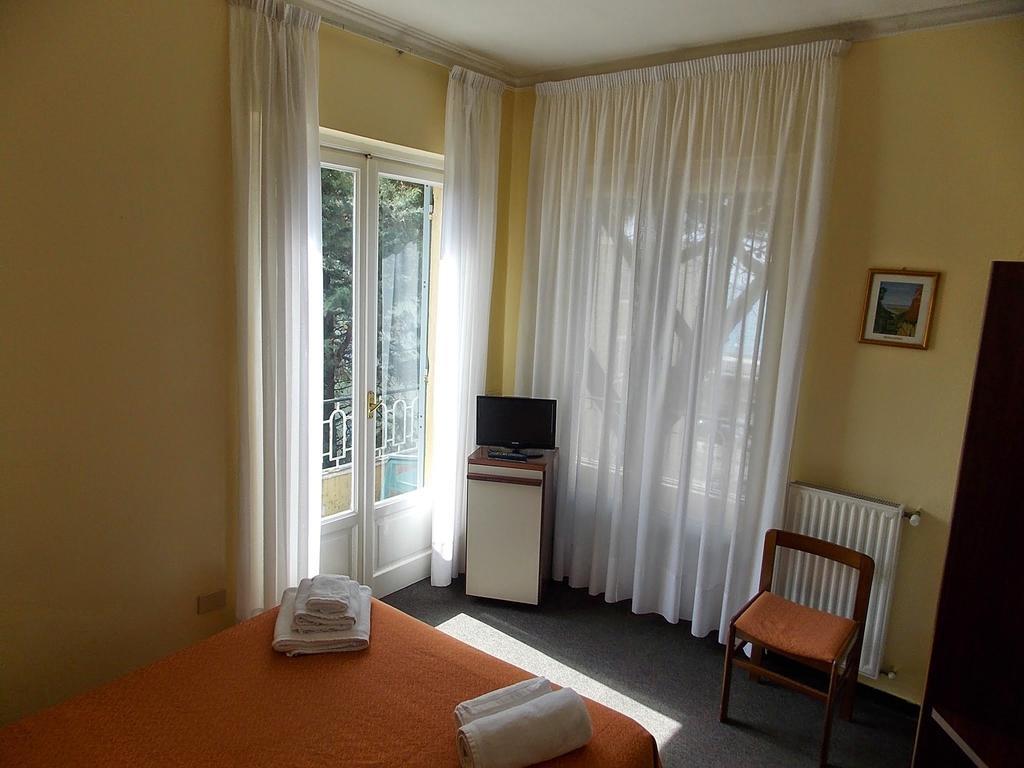 Hotel Arco Del Sole Lavagna Zimmer foto